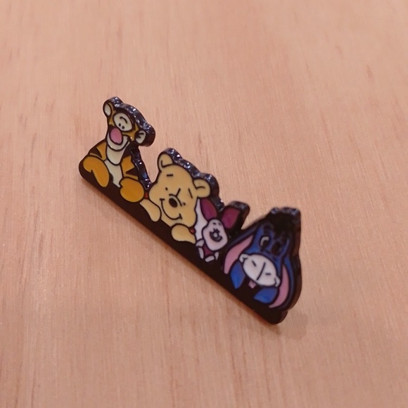 🆕 Winnie The Pooh Tigger Eeyore Piglet Enamel Pin Brooch - Picture 2 of 10